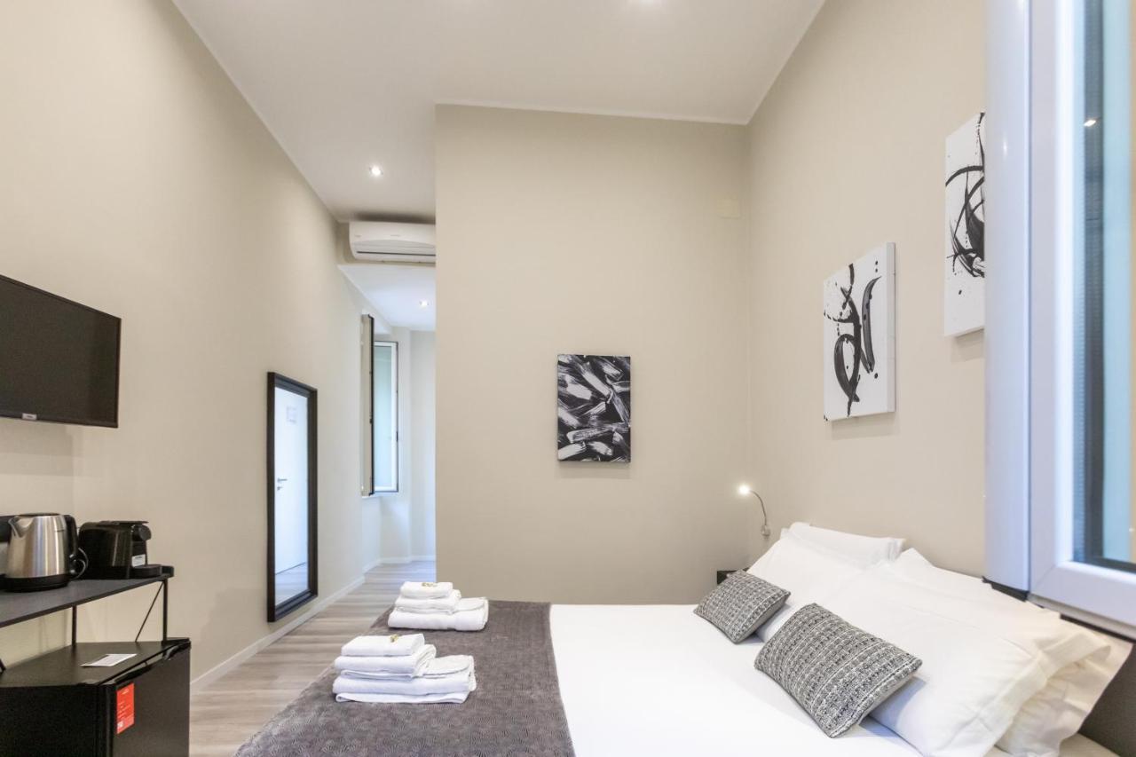 Suites 44 - Guesthouse Рим Экстерьер фото