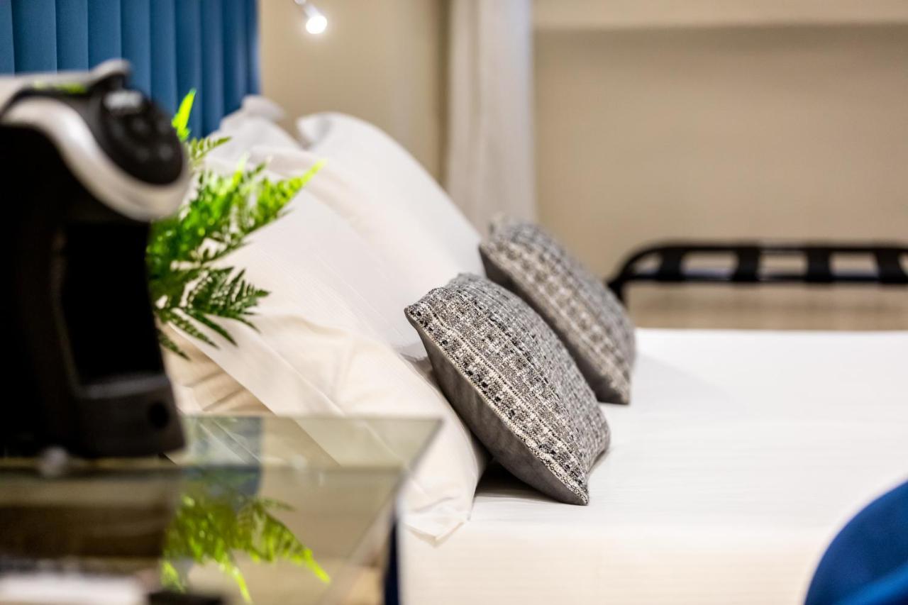 Suites 44 - Guesthouse Рим Экстерьер фото